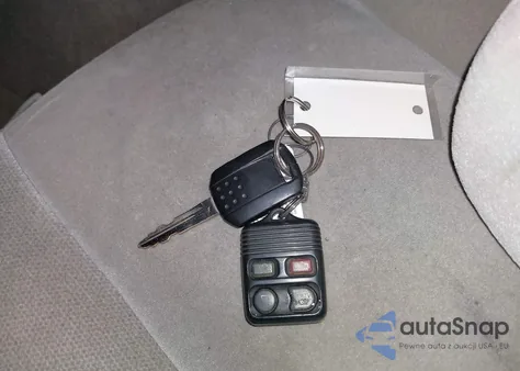 2008 Mercury Grand Marquis Gs z USA, uszkodzony, nr VIN 2MEFM74V88X604663